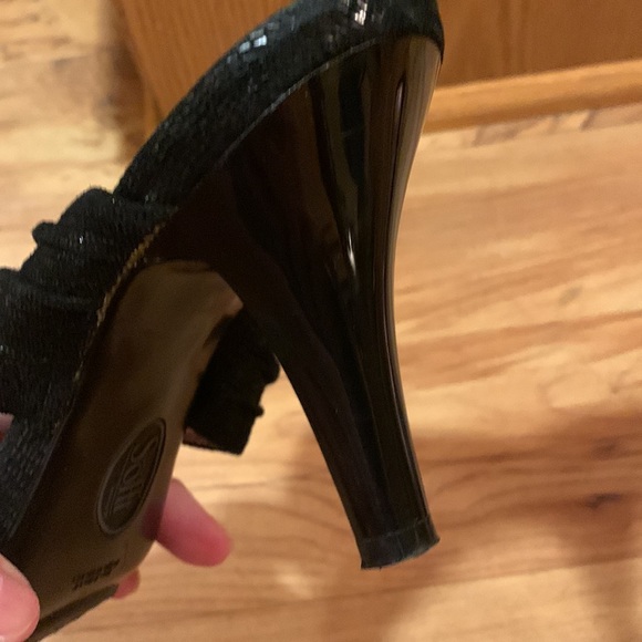 Sofft 9.5 black leather two strap sandals slide 4” high heels shimmery sexy EUC - Picture 5 of 14